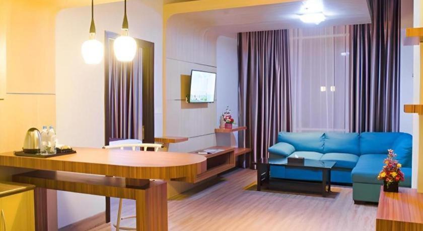 Ayola First Point Hotel Пеканбару Экстерьер фото