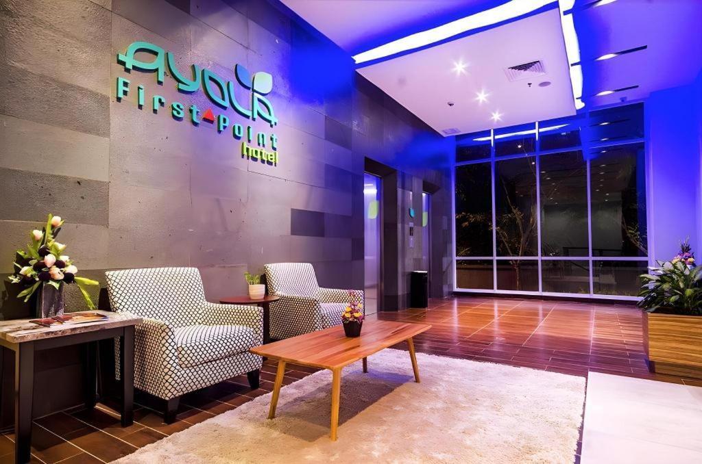 Ayola First Point Hotel Пеканбару Экстерьер фото